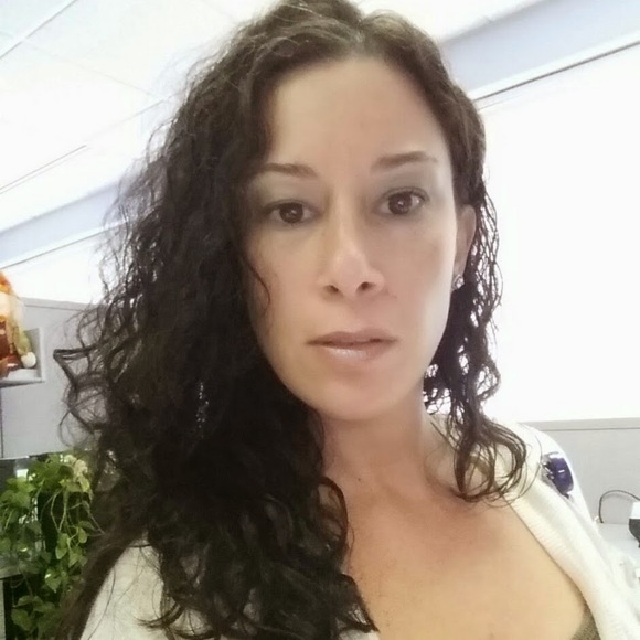 Meet your Posher, Eveliz - Picture 1 of 1